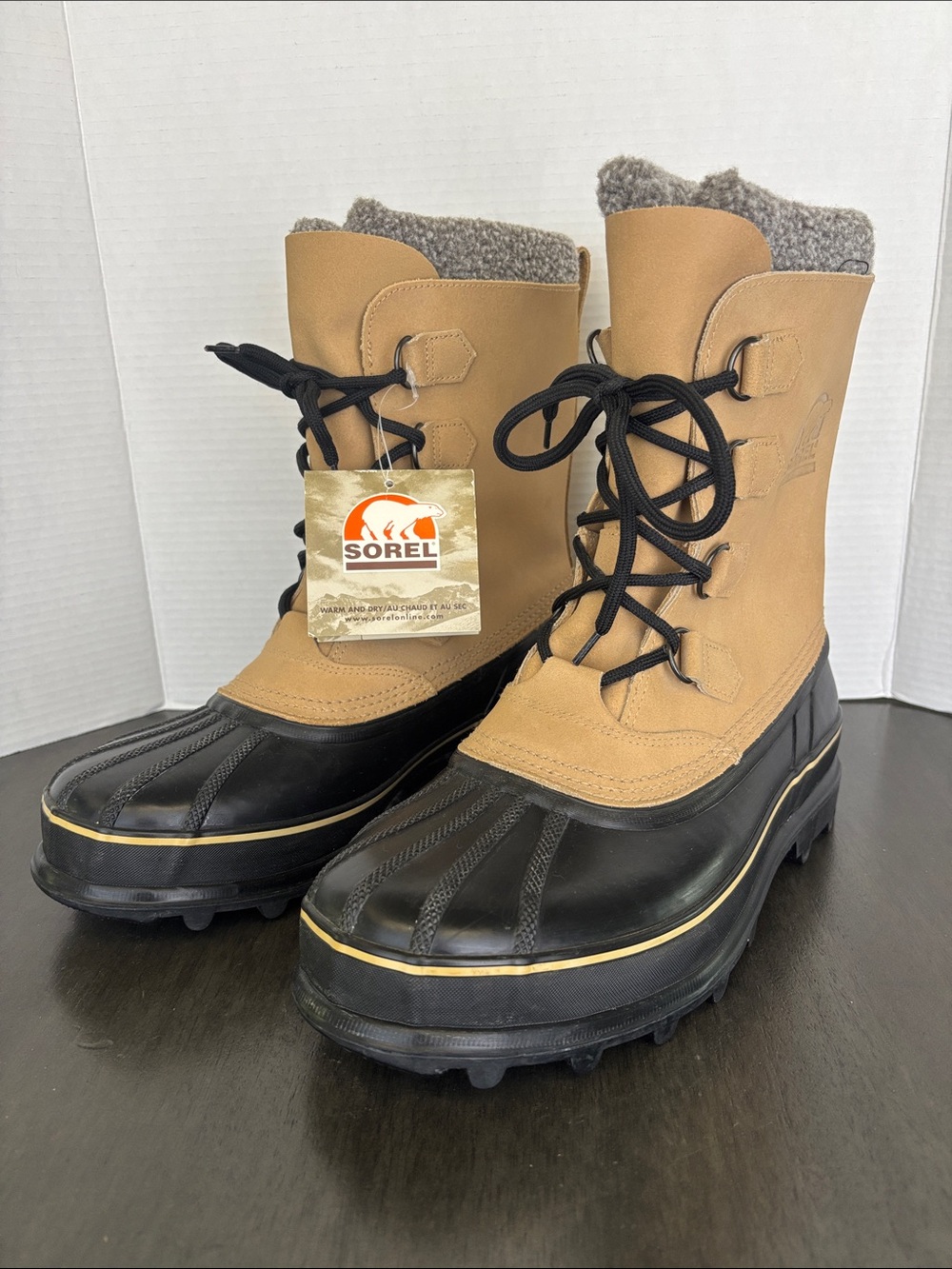 Sorel Caribu men’s 10 Black and Tan Waterproof Lace-Up Winter snow  Boots